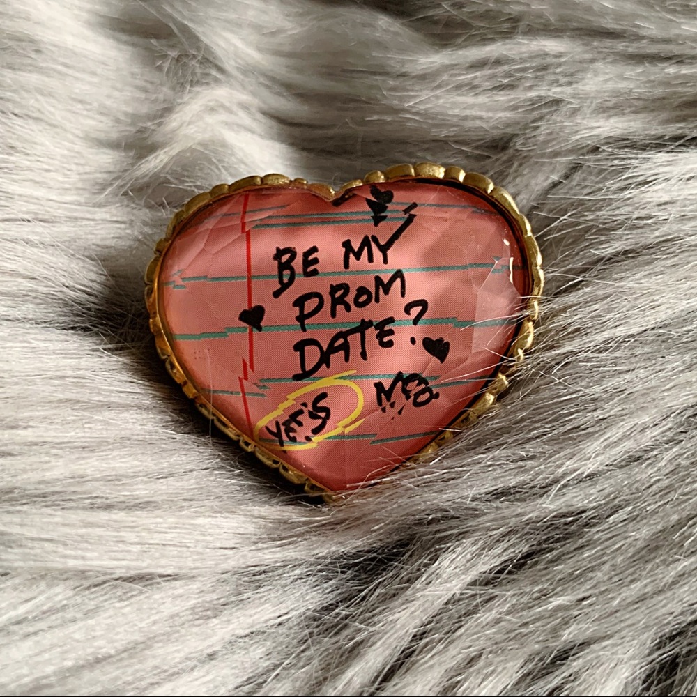 Betsey Johnson BE MY PROM DATE? YES NO Heart Ring
